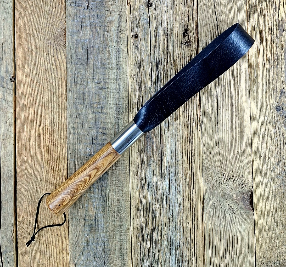 Gemeine Klatsche aus softem Rindleder