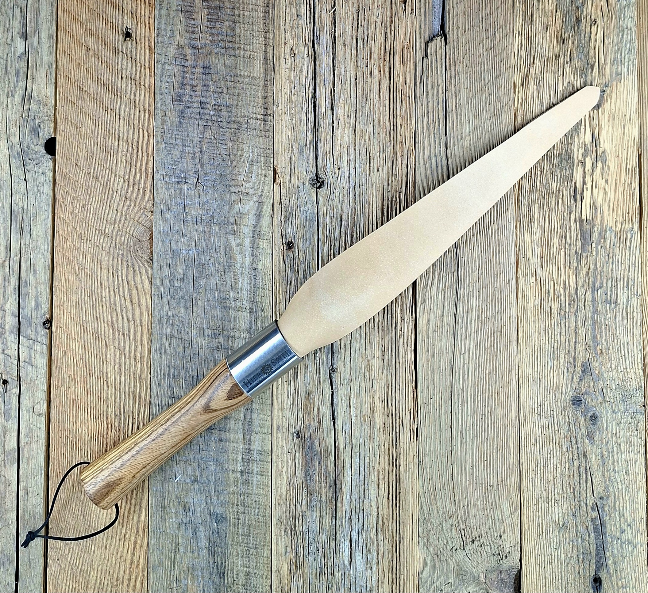 Drachenzunge aus Leder mit Zebranoholz