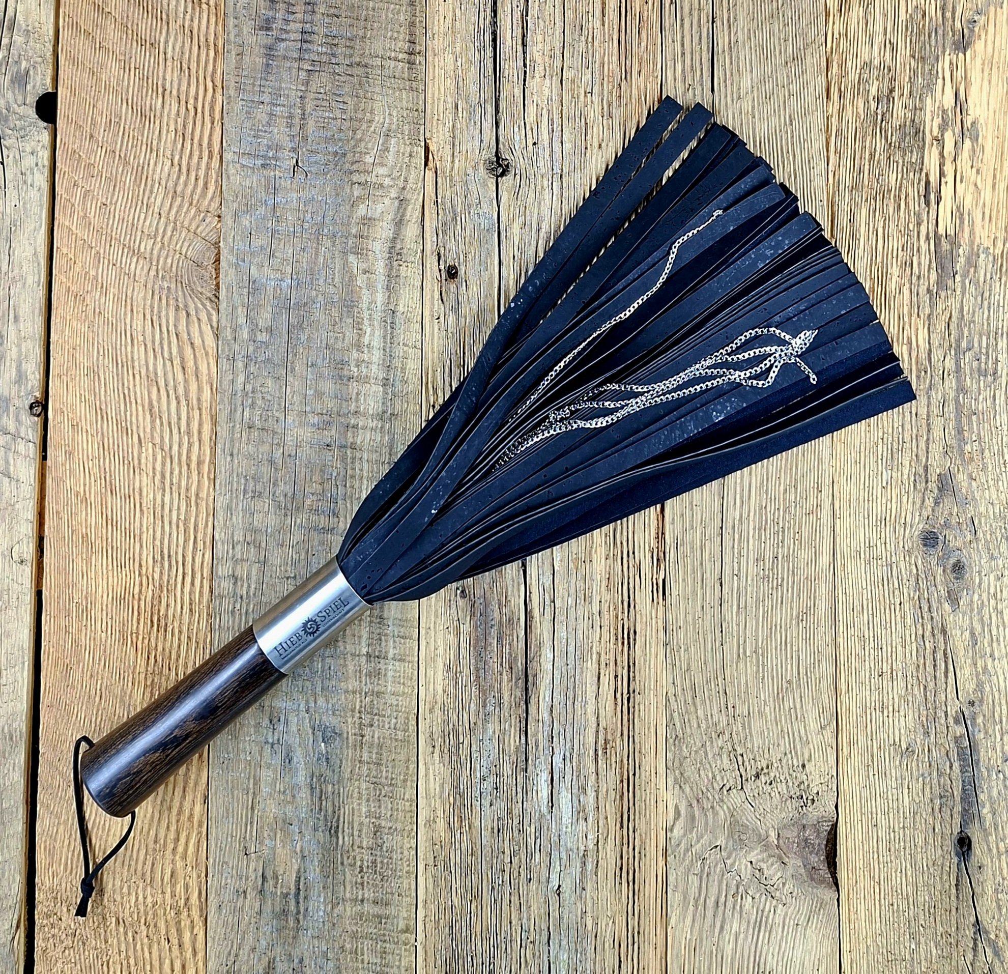 VEGANER Leder-Ketten-Flogger (Grenadil)